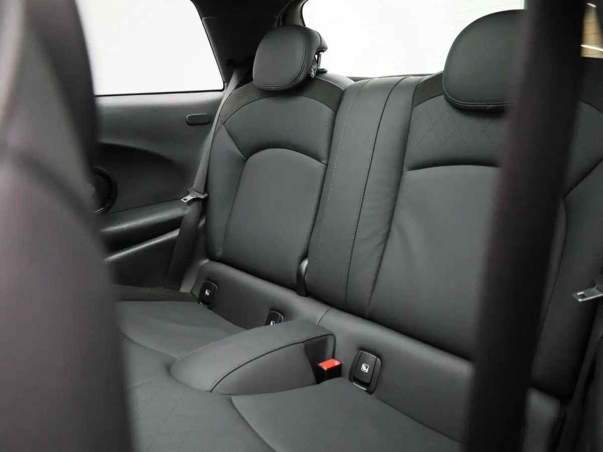 Camden Edition 33 kWh | SOH 100% | PANORAMADAK | ACHTERUITRIJCAMERA | HARMAN KARDON | STOELVERWARMING | APPLE CARPLAY - ANDROID AUTO | CLIMATE CONTROL | CRUISE CONTROL |