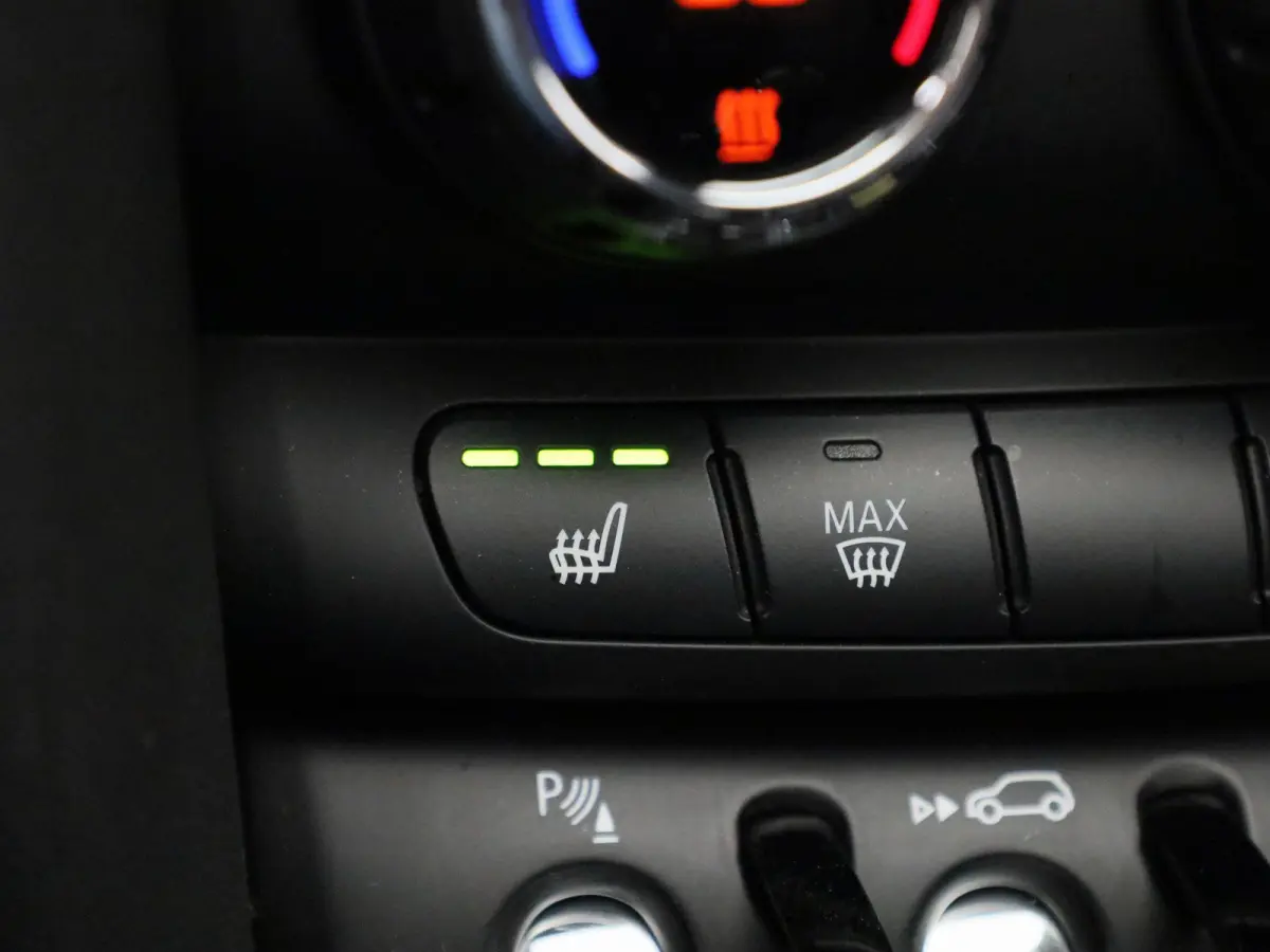 Camden Edition 33 kWh | SOH 100% | PANORAMADAK | ACHTERUITRIJCAMERA | HARMAN KARDON | STOELVERWARMING | APPLE CARPLAY - ANDROID AUTO | CLIMATE CONTROL | CRUISE CONTROL |