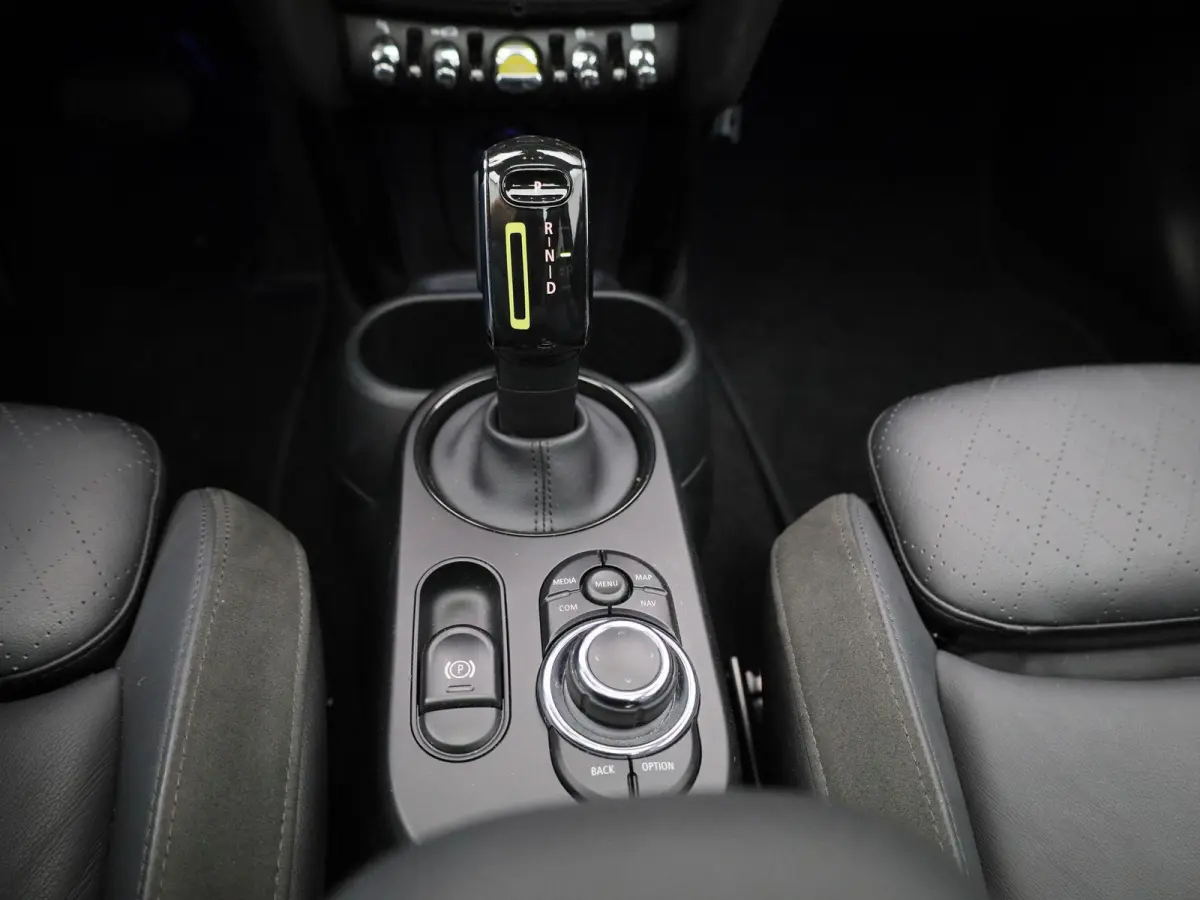 Camden Edition 33 kWh | SOH 100% | PANORAMADAK | ACHTERUITRIJCAMERA | HARMAN KARDON | STOELVERWARMING | APPLE CARPLAY - ANDROID AUTO | CLIMATE CONTROL | CRUISE CONTROL |