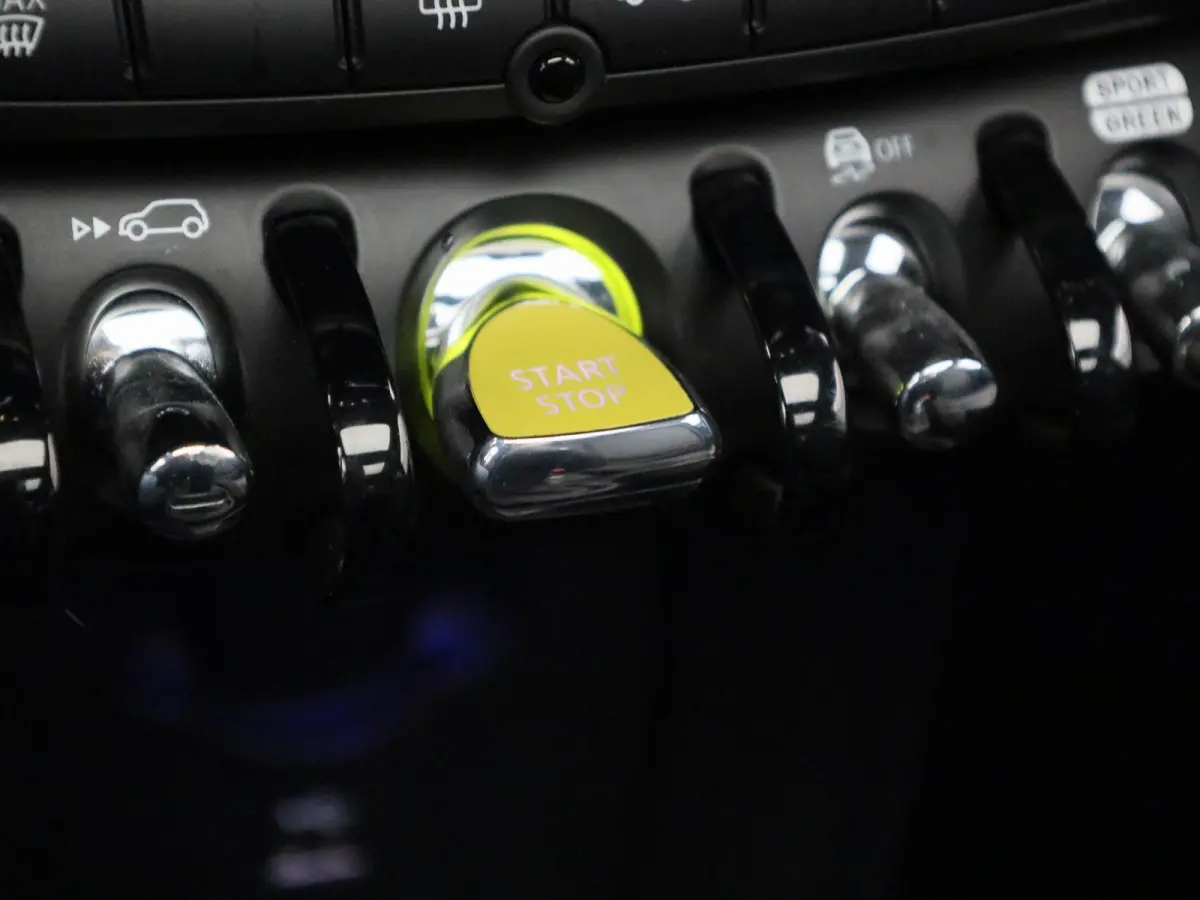 Camden Edition 33 kWh | SOH 100% | PANORAMADAK | ACHTERUITRIJCAMERA | HARMAN KARDON | STOELVERWARMING | APPLE CARPLAY - ANDROID AUTO | CLIMATE CONTROL | CRUISE CONTROL |