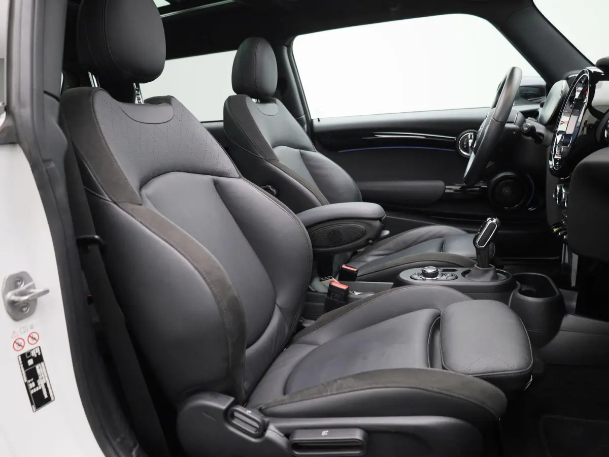 Camden Edition 33 kWh | SOH 100% | PANORAMADAK | ACHTERUITRIJCAMERA | HARMAN KARDON | STOELVERWARMING | APPLE CARPLAY - ANDROID AUTO | CLIMATE CONTROL | CRUISE CONTROL |