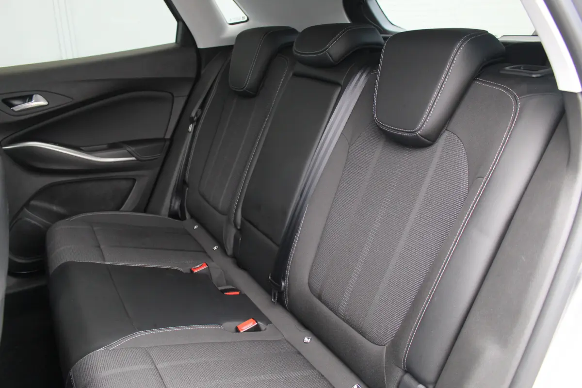 1.6 Turbo Plug-In Hybrid GS Line | Elek. Achterklep | Camera | Stoel & Stuur Verw. | Adaptive Cruise | Dodehoek | | Elek. Achterklep | Camera | Stoel & Stuur Verw. | Adaptive Cruise | Dodeho