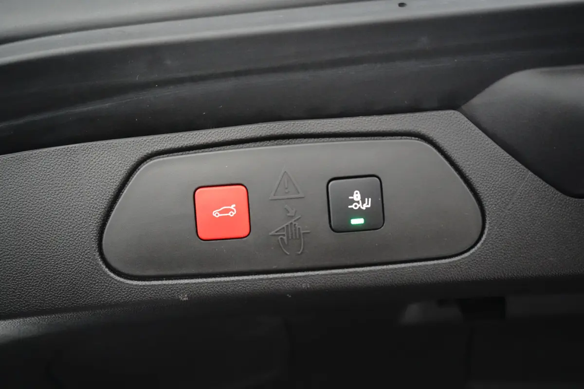 1.6 Turbo Plug-In Hybrid GS Line