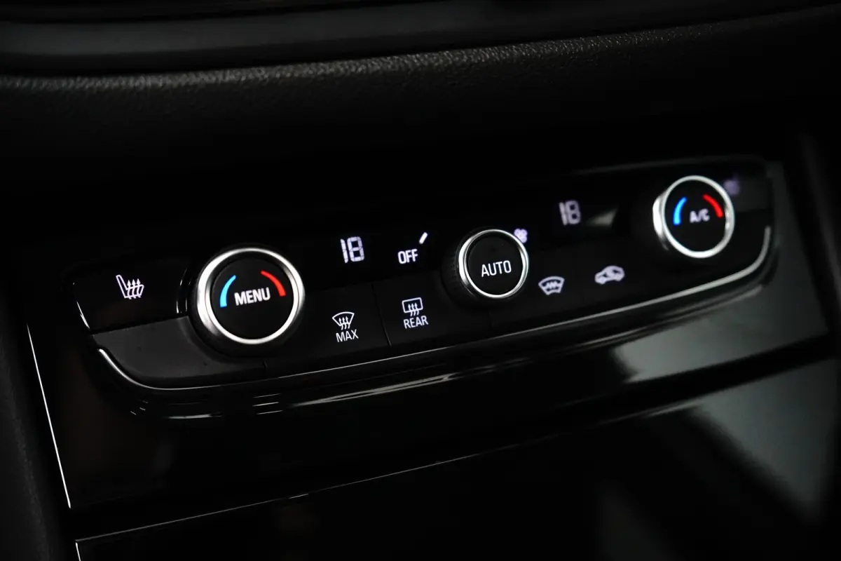 1.6 Turbo Plug-In Hybrid GS Line