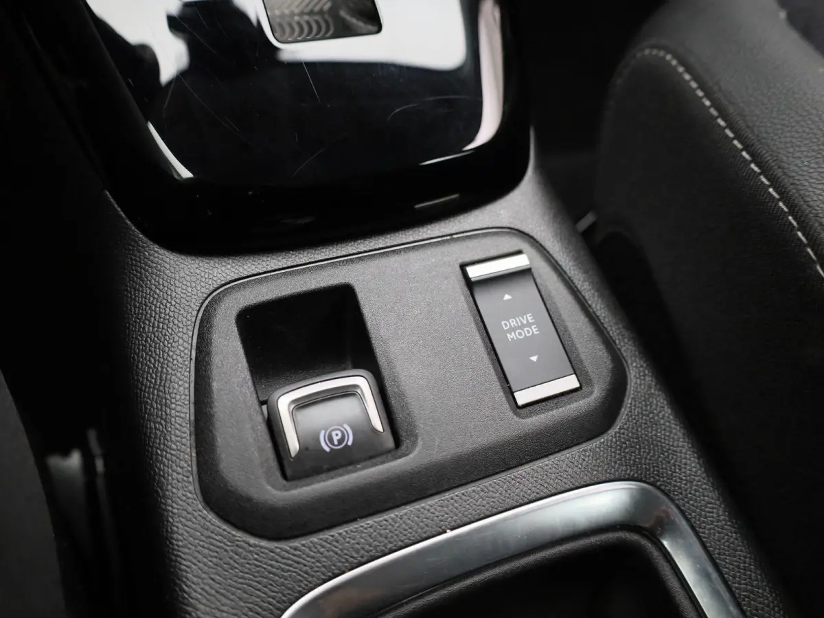 Electric 50 kWh | WORDT VERWACHT | ACHTERUITRIJCAMERA | APPLE CARPLAY - ANDROID AUTO | VIRTUAL COCKPIT | CLIMATE CONTROL | CRUISE CONTROL |