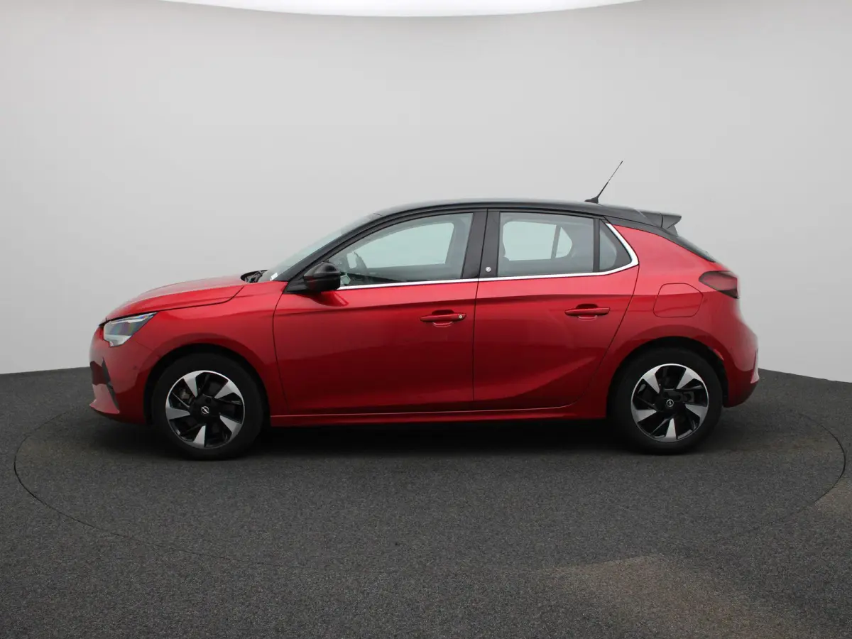 Electric 50 kWh | WORDT VERWACHT | ACHTERUITRIJCAMERA | APPLE CARPLAY - ANDROID AUTO | VIRTUAL COCKPIT | CLIMATE CONTROL | CRUISE CONTROL |