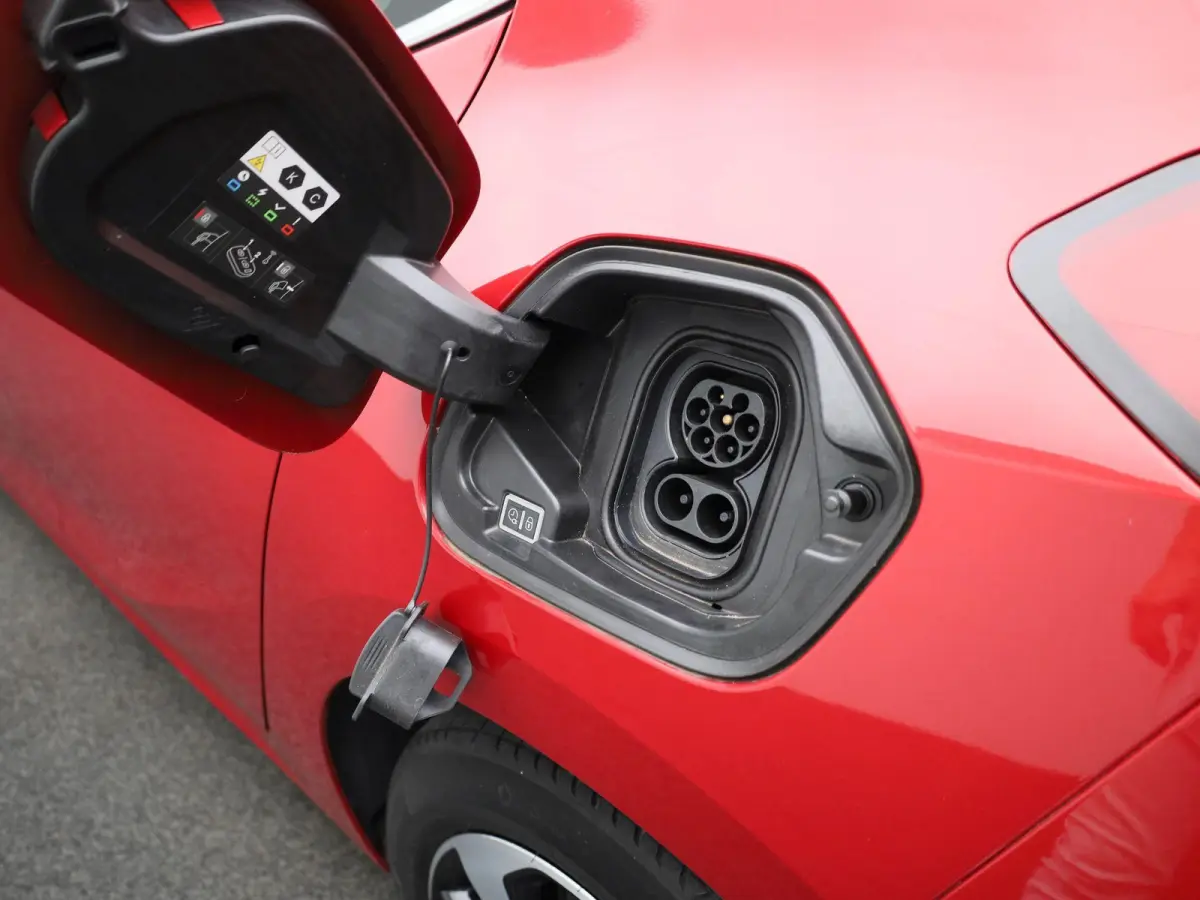 Electric 50 kWh | WORDT VERWACHT | ACHTERUITRIJCAMERA | APPLE CARPLAY - ANDROID AUTO | VIRTUAL COCKPIT | CLIMATE CONTROL | CRUISE CONTROL |