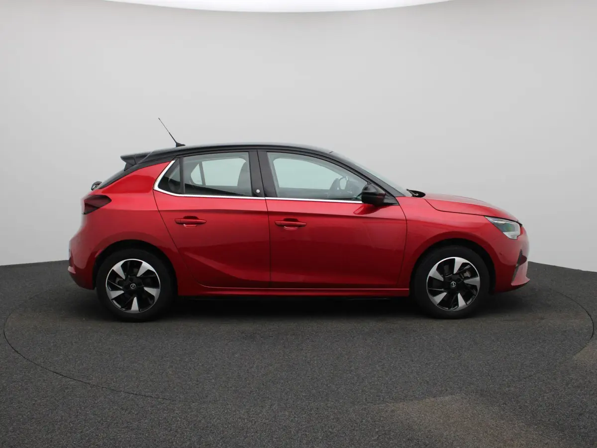 Electric 50 kWh | WORDT VERWACHT | ACHTERUITRIJCAMERA | APPLE CARPLAY - ANDROID AUTO | VIRTUAL COCKPIT | CLIMATE CONTROL | CRUISE CONTROL |