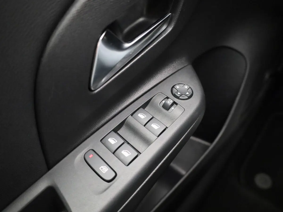 Electric 50 kWh | WORDT VERWACHT | ACHTERUITRIJCAMERA | APPLE CARPLAY - ANDROID AUTO | VIRTUAL COCKPIT | CLIMATE CONTROL | CRUISE CONTROL |