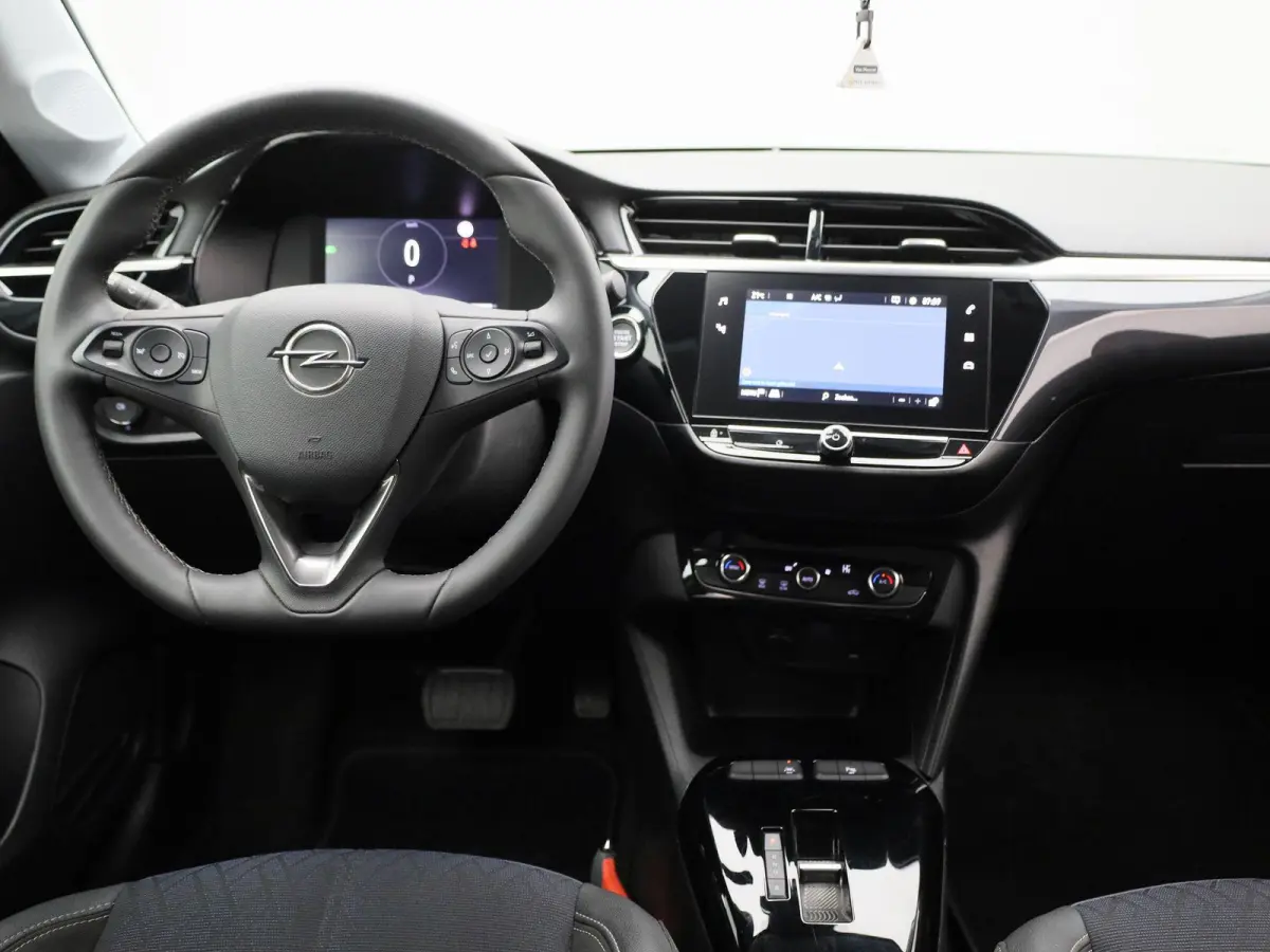 Electric 50 kWh | WORDT VERWACHT | ACHTERUITRIJCAMERA | APPLE CARPLAY - ANDROID AUTO | VIRTUAL COCKPIT | CLIMATE CONTROL | CRUISE CONTROL |