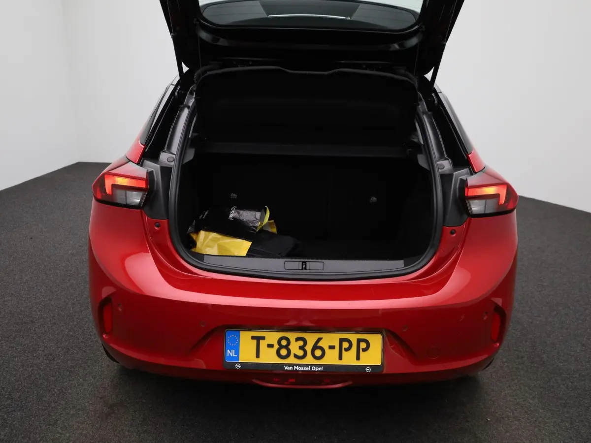 Electric 50 kWh | WORDT VERWACHT | ACHTERUITRIJCAMERA | APPLE CARPLAY - ANDROID AUTO | VIRTUAL COCKPIT | CLIMATE CONTROL | CRUISE CONTROL |
