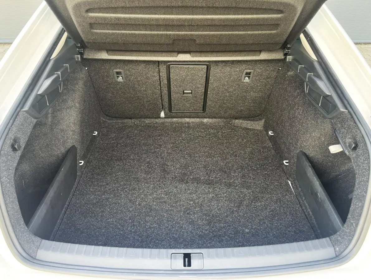 1.0 TSI 110pk Ambition | Navigatie | Smart Link | Climate Control