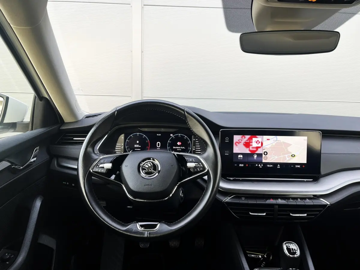 1.0 TSI 110pk Ambition | Navigatie | Smart Link | Climate Control