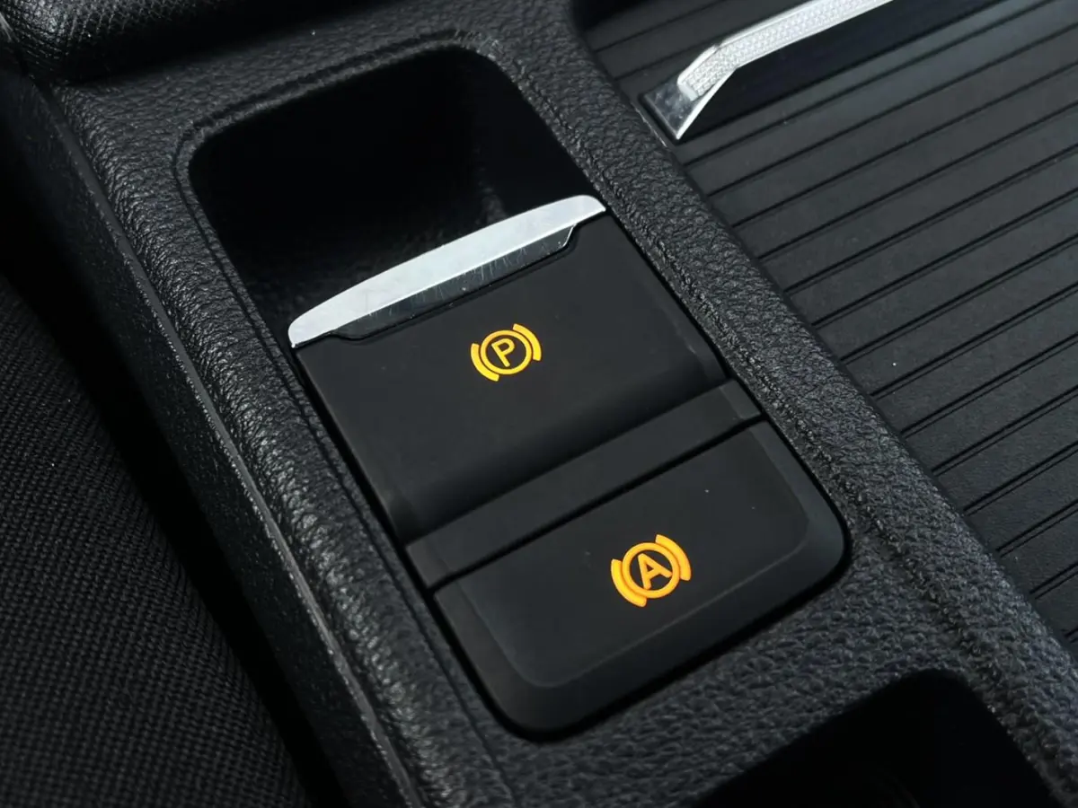 1.0 TSI 110pk Ambition | Navigatie | Smart Link | Climate Control