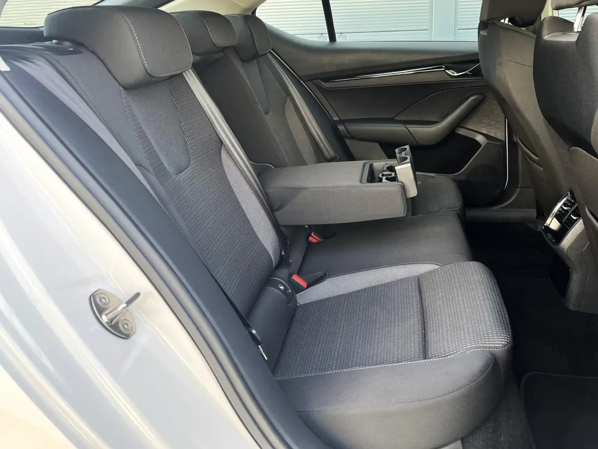 1.0 TSI 110pk Ambition | Navigatie | Smart Link | Climate Control