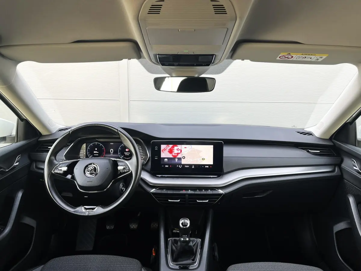 1.0 TSI 110pk Ambition | Navigatie | Smart Link | Climate Control