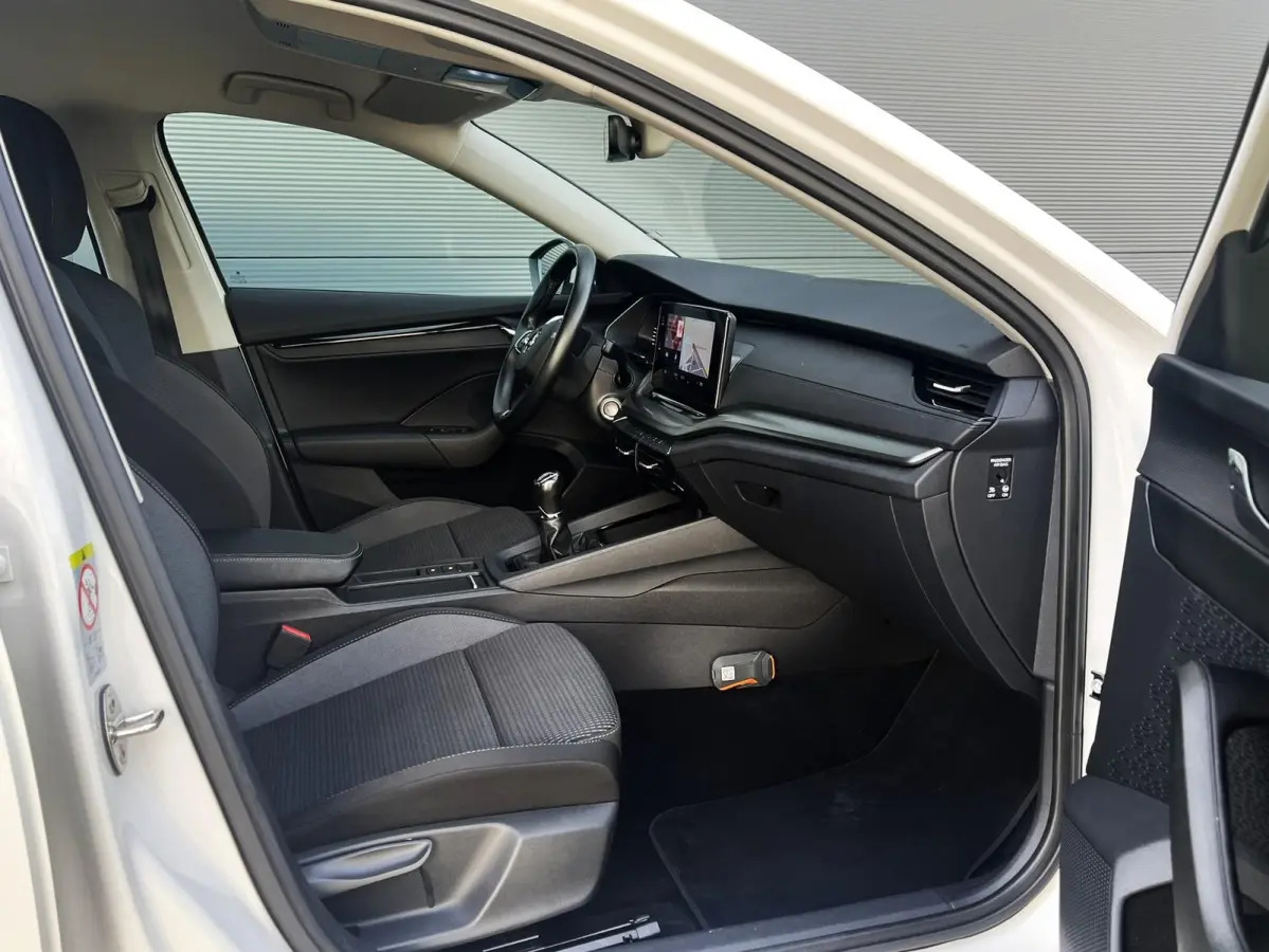 1.0 TSI 110pk Ambition | Navigatie | Smart Link | Climate Control