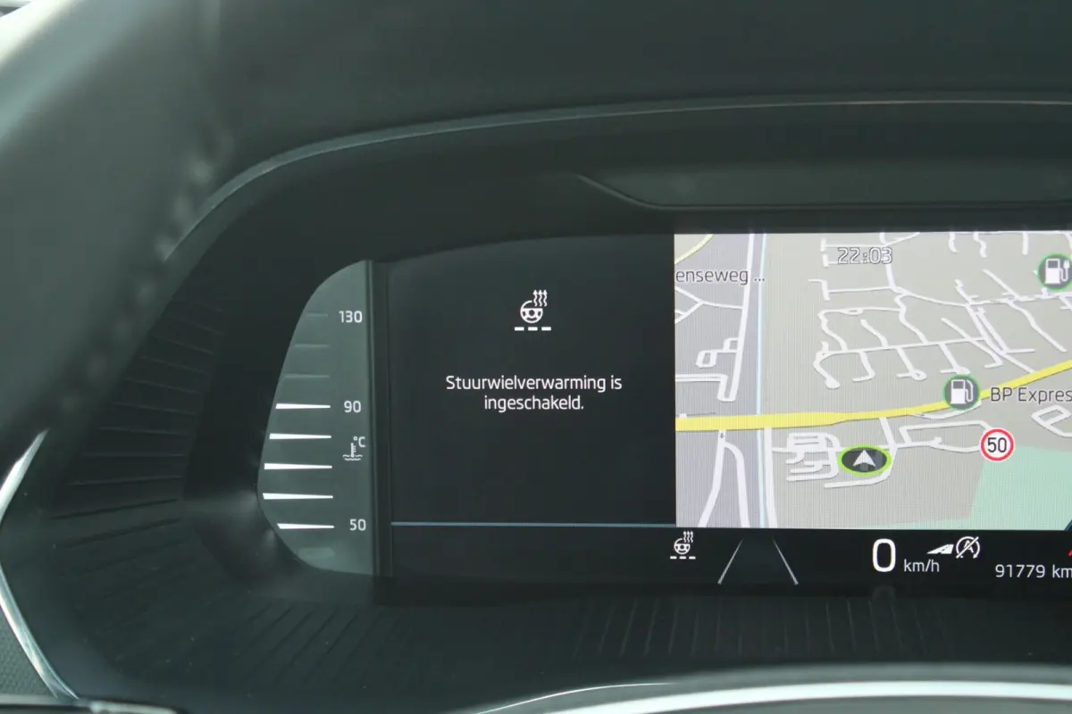 1.0 TSI 110pk Ambition | Cruise Control | Stoelverwarming | All Season Banden | Navigatie | Apple Carplay / Android Auto