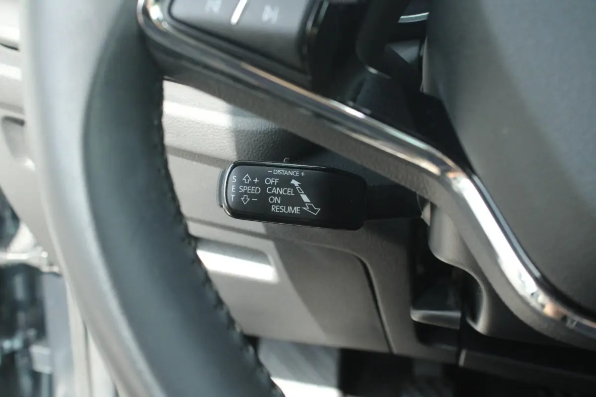 1.0 TSI 110pk Ambition | Cruise Control | Stoelverwarming | All Season Banden | Navigatie | Apple Carplay / Android Auto