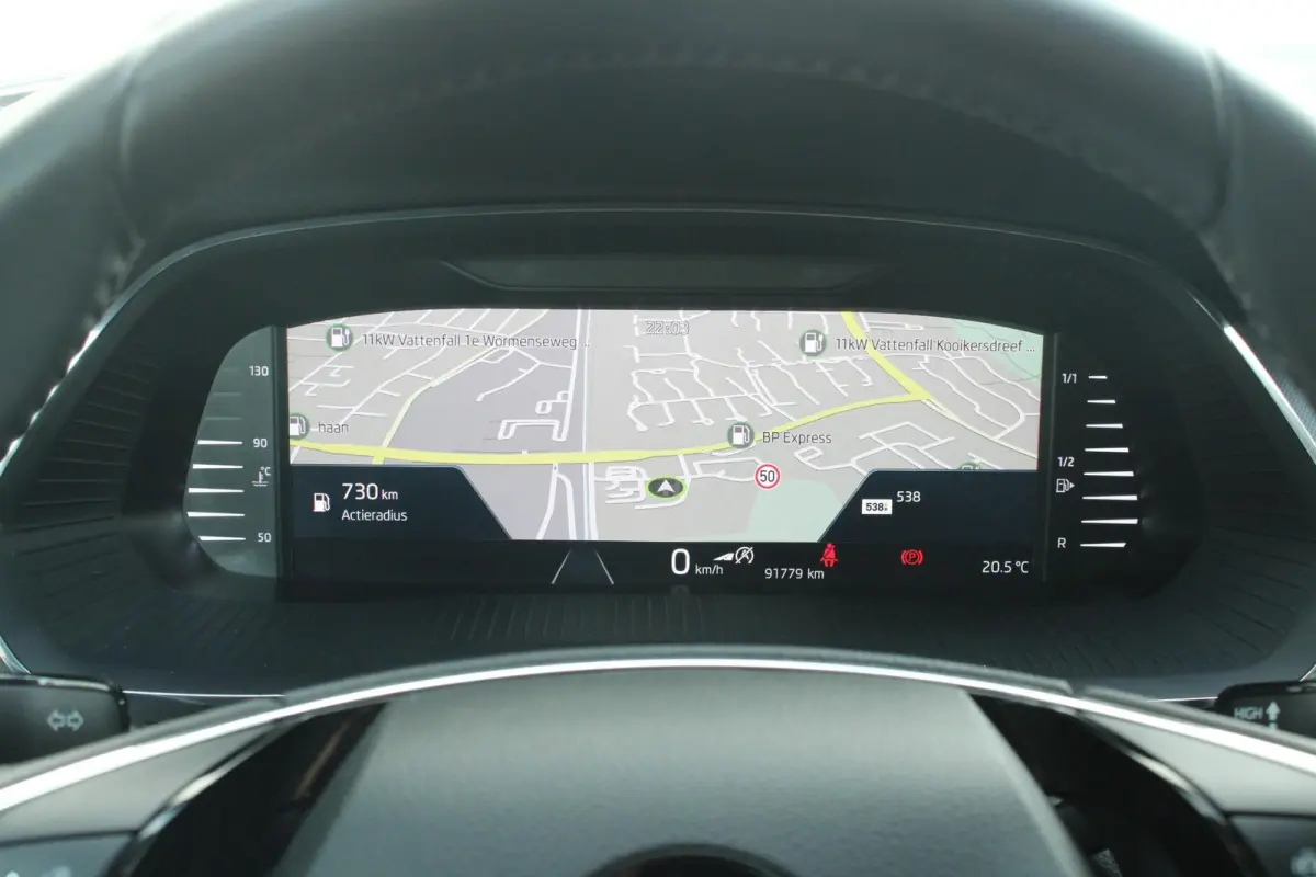 1.0 TSI 110pk Ambition | Cruise Control | Stoelverwarming | All Season Banden | Navigatie | Apple Carplay / Android Auto