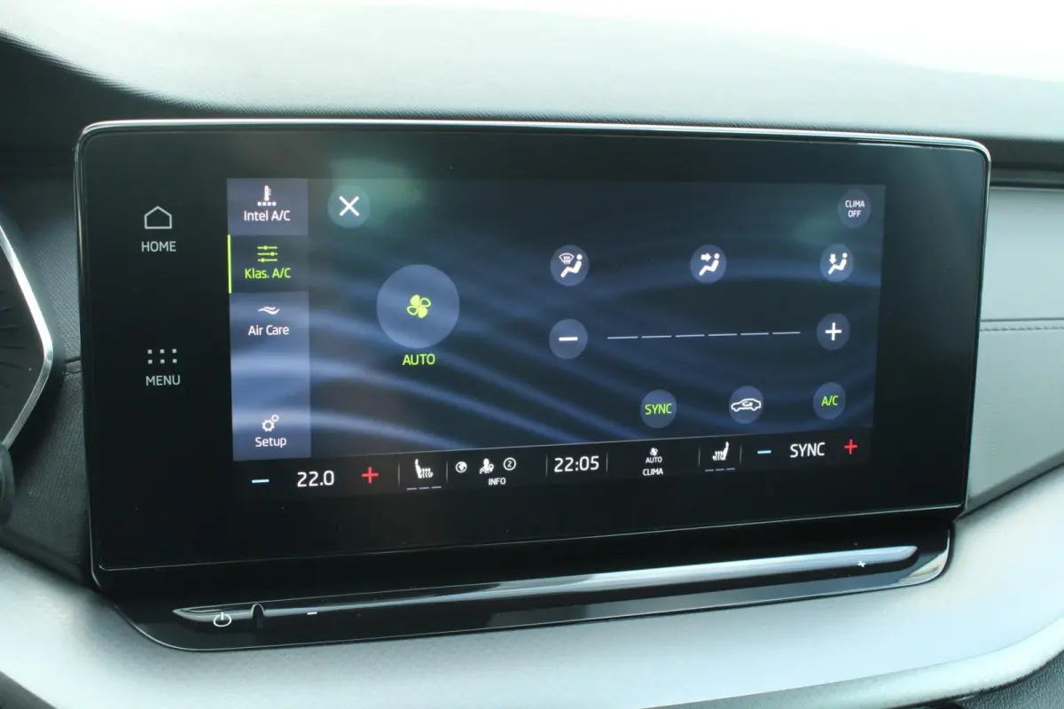 1.0 TSI 110pk Ambition | Cruise Control | Stoelverwarming | All Season Banden | Navigatie | Apple Carplay / Android Auto