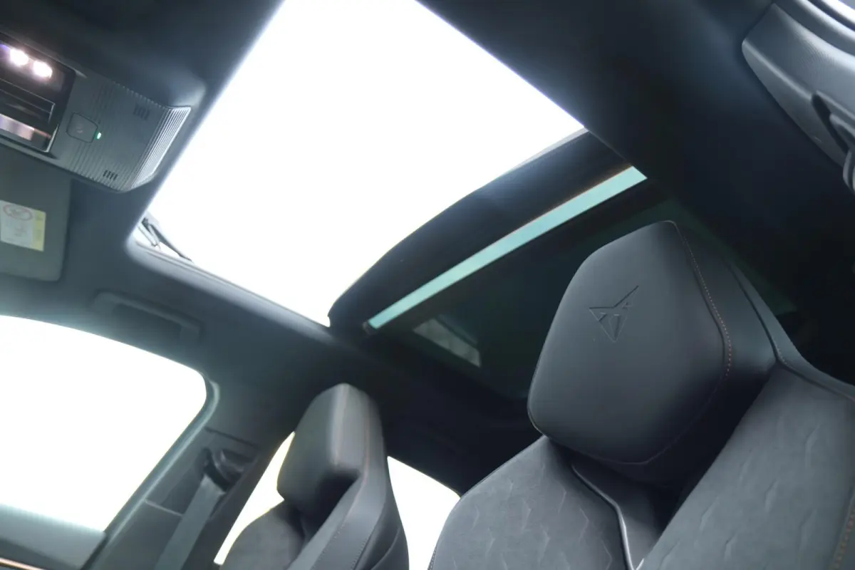 1.5 TSI e-Hybrid 272pk VZ Performance | Trekhaak | Akebono-remsysteem | Panoramadak | Sennheiser | Stoelverwarming