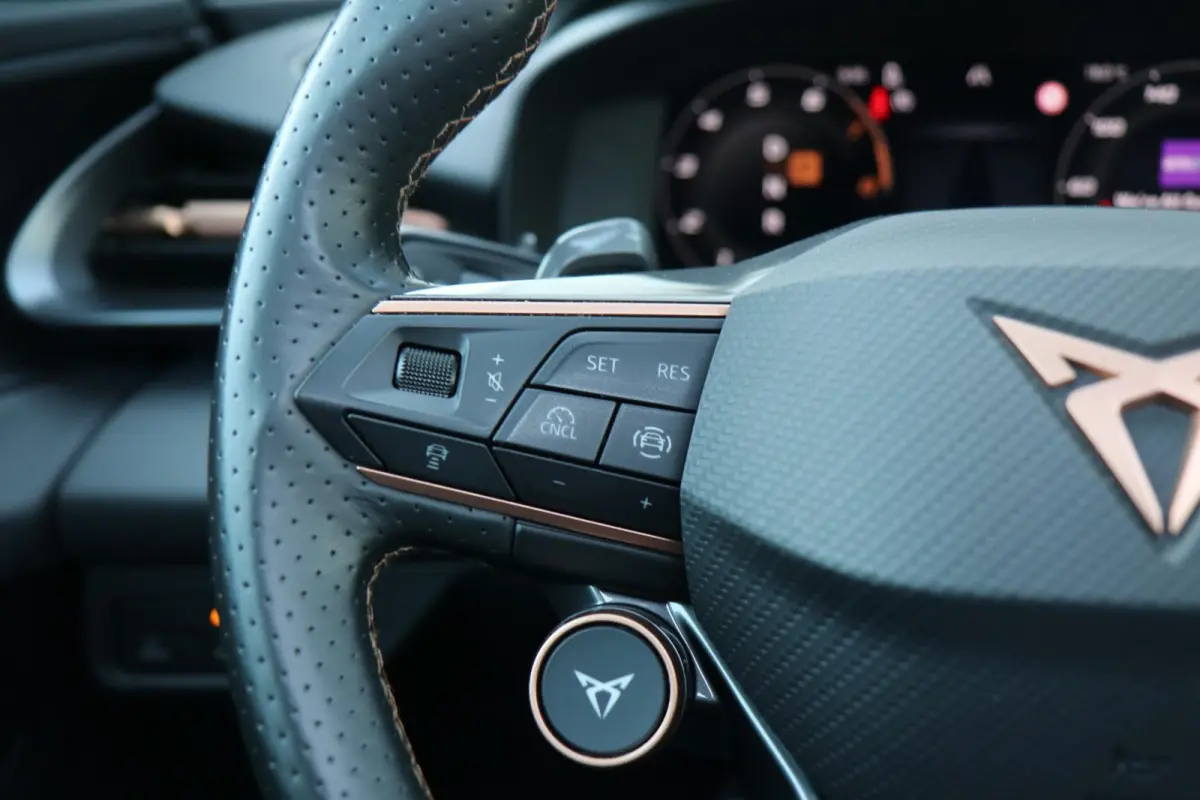 1.5 TSI e-Hybrid 272pk VZ Performance | Trekhaak | Akebono-remsysteem | Panoramadak | Sennheiser | Stoelverwarming