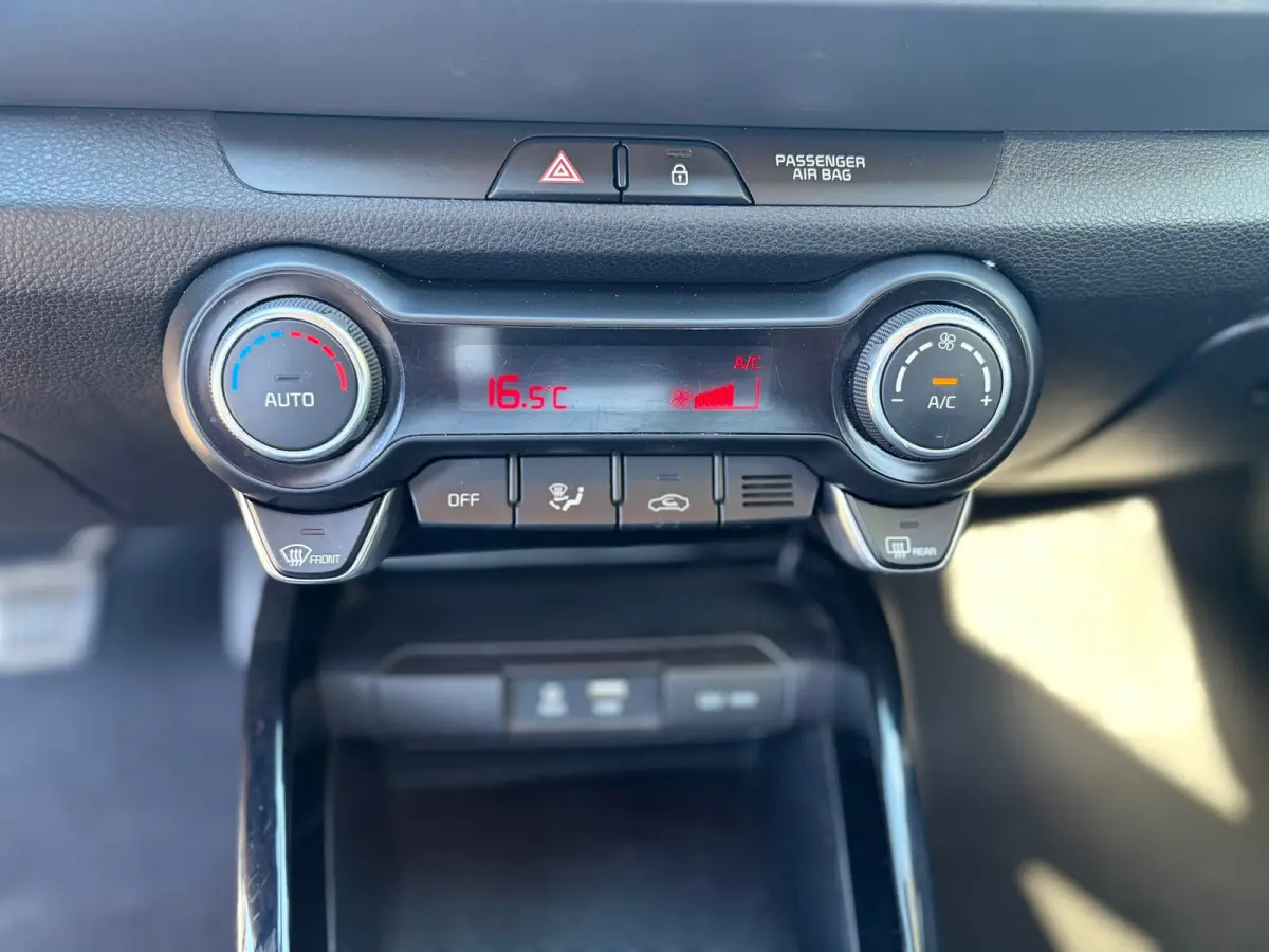 1.0 T-GDi DynamicLine CARPLAY I CAMERA I 1E EIG I STOELVERW