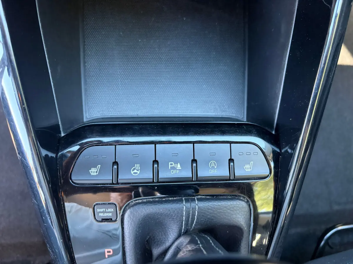 1.0 T-GDi DynamicLine CARPLAY I CAMERA I 1E EIG I STOELVERW