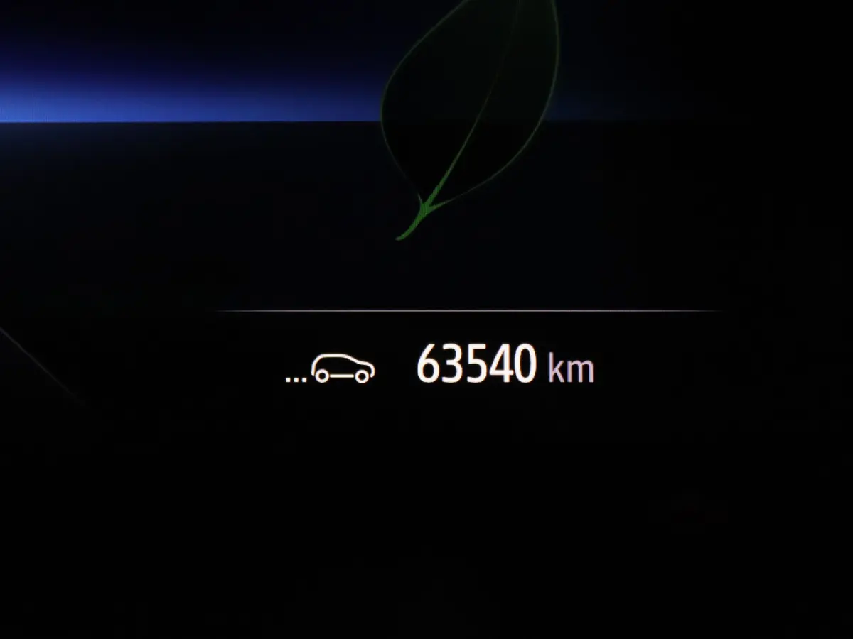 R135 Intens 52 kWh KOOPBATTERIJ Apple Carplay/Android Auto | Climate