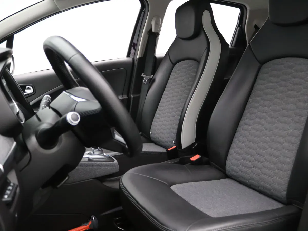 R135 Intens 52 kWh KOOPBATTERIJ Apple Carplay/Android Auto | Climate