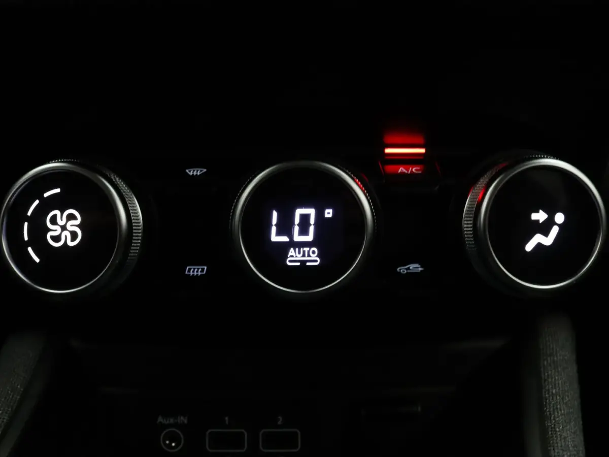 R135 Intens 52 kWh KOOPBATTERIJ Apple Carplay/Android Auto | Climate