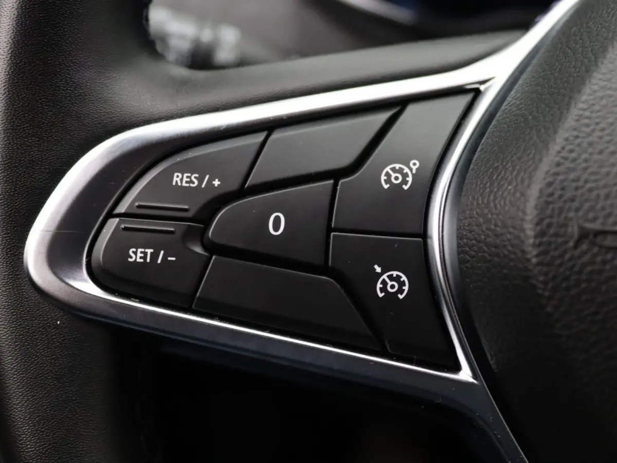 R135 Intens 52 kWh KOOPBATTERIJ Apple Carplay/Android Auto | Climate