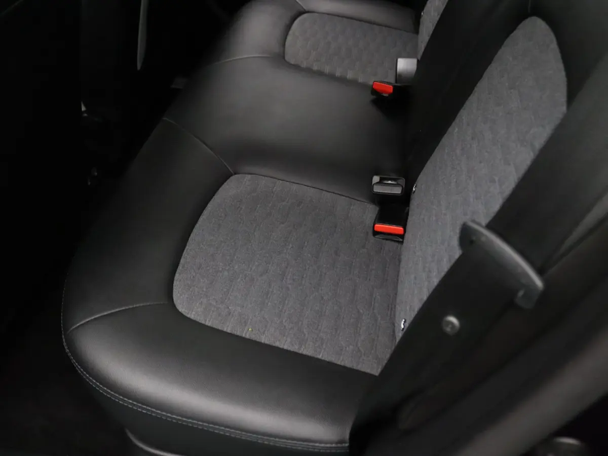 R135 Intens 52 kWh KOOPBATTERIJ Apple Carplay/Android Auto | Climate