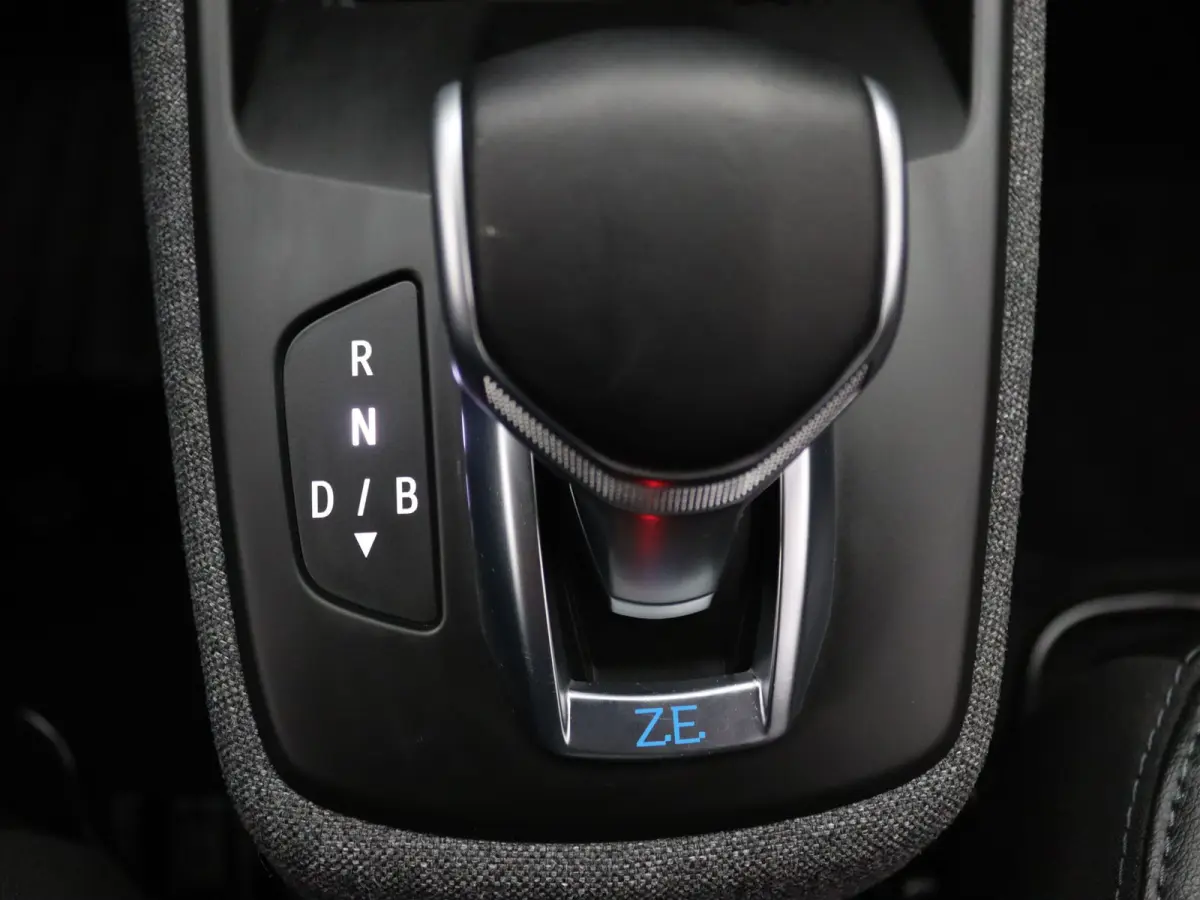 R135 Intens 52 kWh KOOPBATTERIJ Apple Carplay/Android Auto | Climate