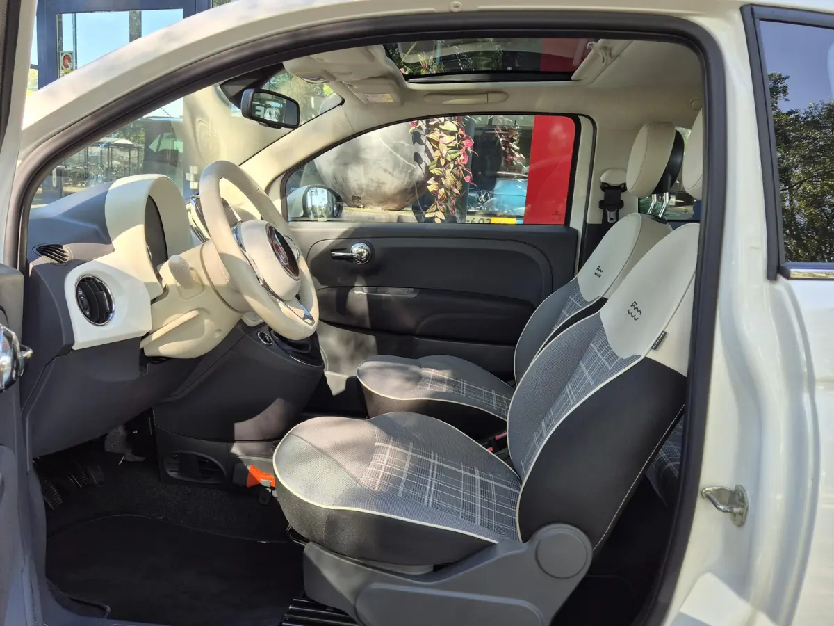 0.9 TwinAir Turbo Lounge | Panoramadak | Navigatie | Climate Control | Navigatie | Parkeersensoren | Licht metalen velgen