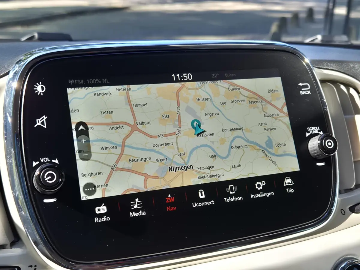 0.9 TwinAir Turbo Lounge | Panoramadak | Navigatie | Climate Control | Navigatie | Parkeersensoren | Licht metalen velgen