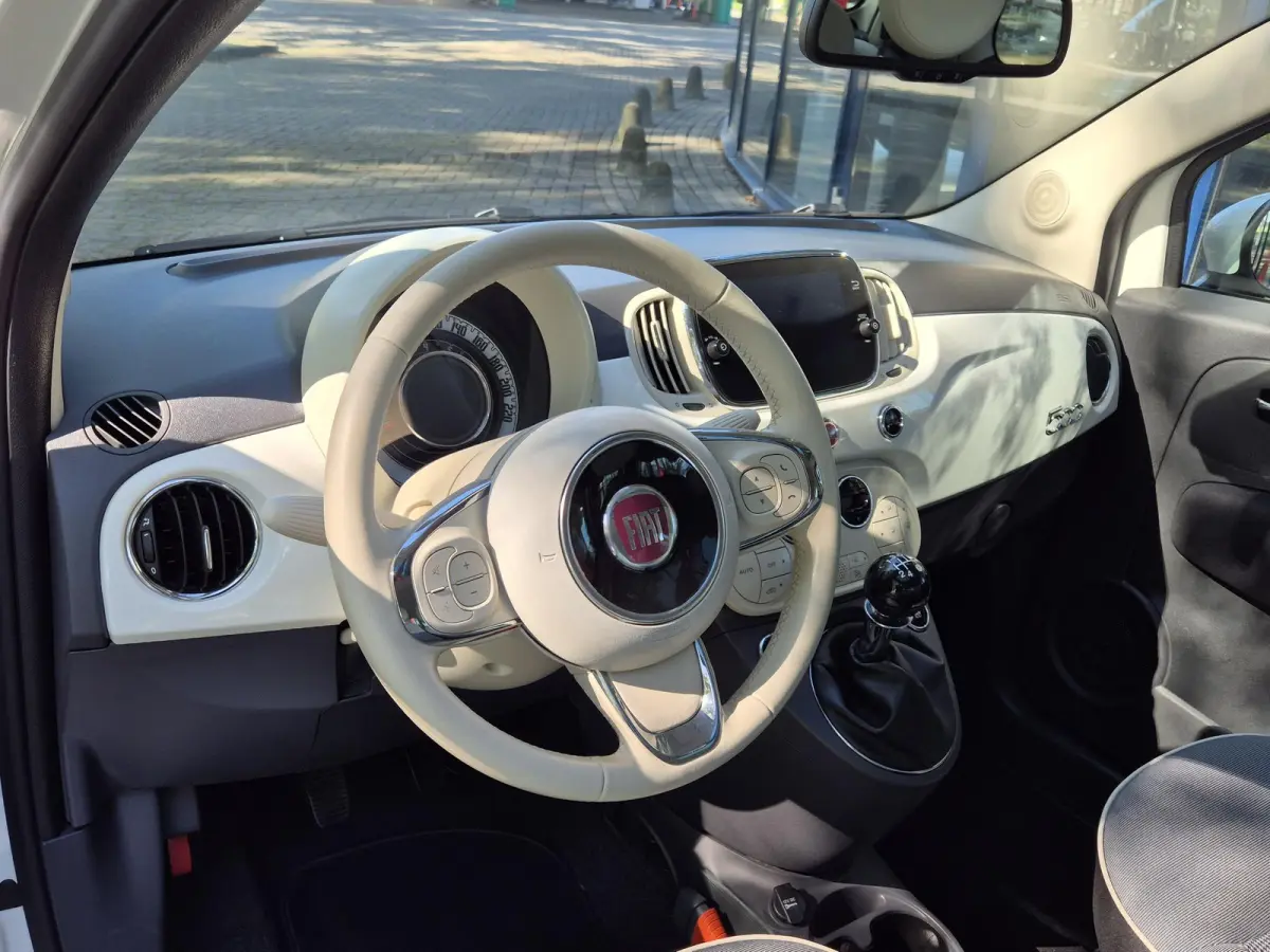 0.9 TwinAir Turbo Lounge | Panoramadak | Navigatie | Climate Control | Navigatie | Parkeersensoren | Licht metalen velgen