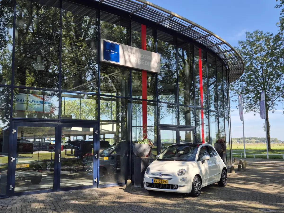 0.9 TwinAir Turbo Lounge | Panoramadak | Navigatie | Climate Control | Navigatie | Parkeersensoren | Licht metalen velgen