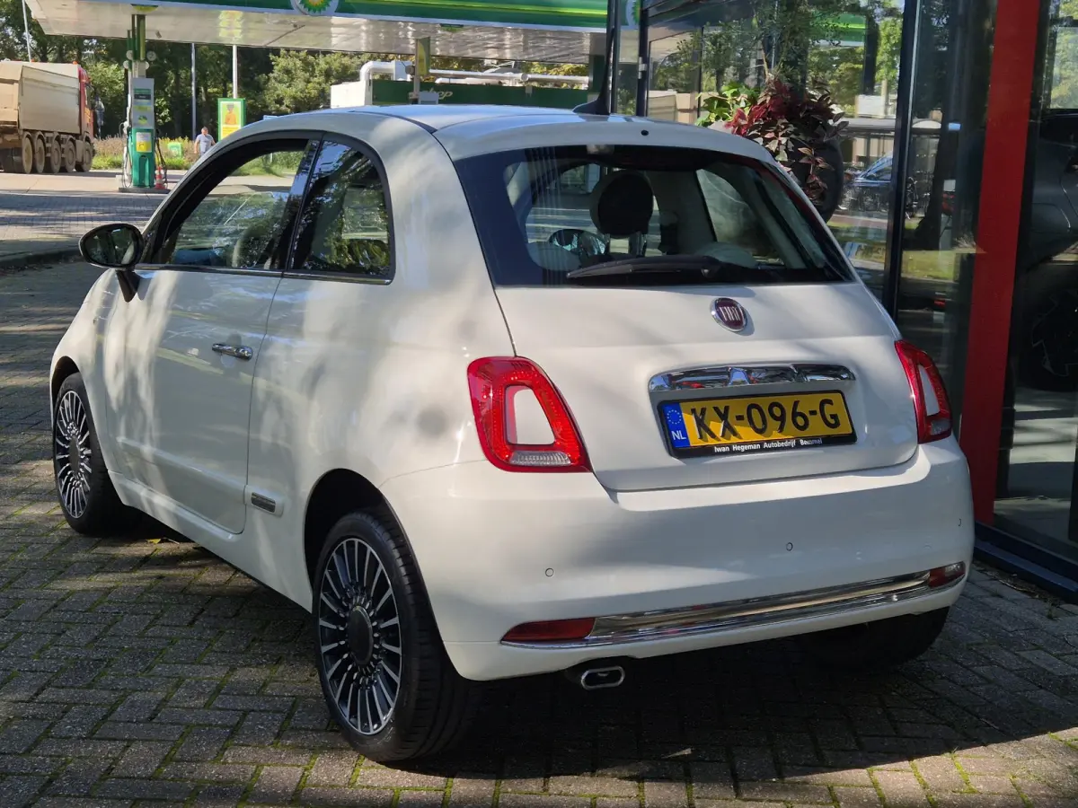 0.9 TwinAir Turbo Lounge | Panoramadak | Navigatie | Climate Control | Navigatie | Parkeersensoren | Licht metalen velgen