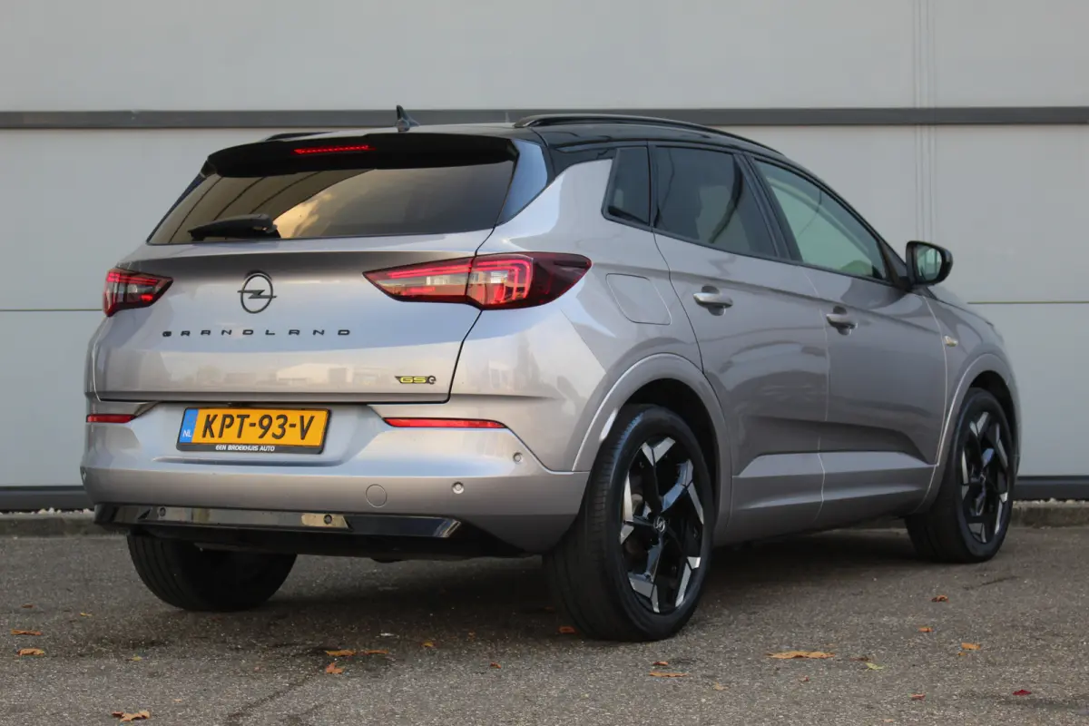 1.6 Turbo Plug-In Hybrid 4x4 GSe | Elek. Achterklep | Adaptive | 360 Cam | Stoel & Stuur Verw. | Keyless | LED | | Elek. Achterklep | Adaptive | 360 Cam | Stoel & Stuur Verw. | Keyless | LED