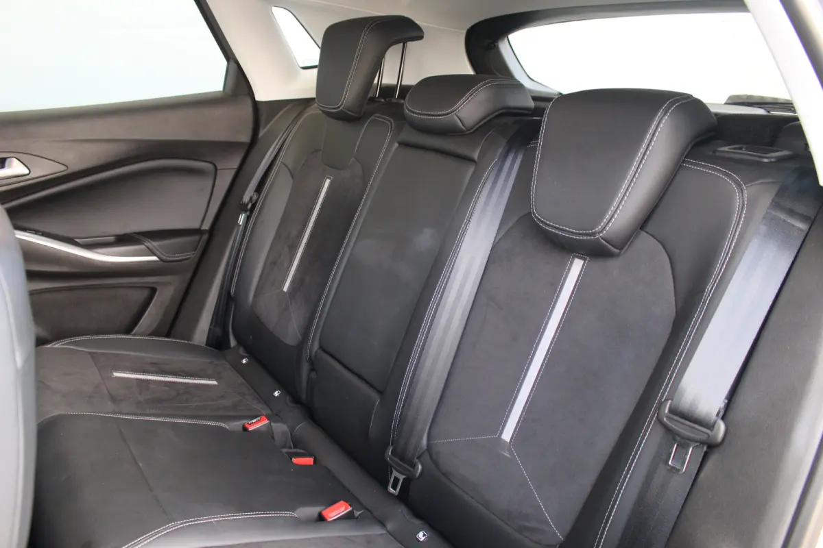 1.6 Turbo Plug-In Hybrid 4x4 GSe | Elek. Achterklep | Adaptive | 360 Cam | Stoel & Stuur Verw. | Keyless | LED | | Elek. Achterklep | Adaptive | 360 Cam | Stoel & Stuur Verw. | Keyless | LED