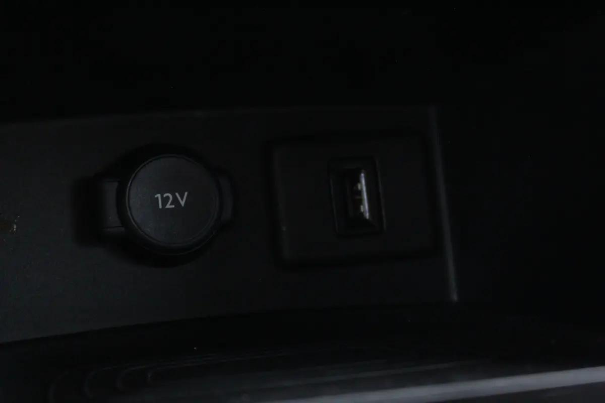 1.6 Turbo Plug-In Hybrid 4x4 GSe | Elek. Achterklep | Adaptive | 360 Cam | Stoel & Stuur Verw. | Keyless | LED | | Elek. Achterklep | Adaptive | 360 Cam | Stoel & Stuur Verw. | Keyless | LED