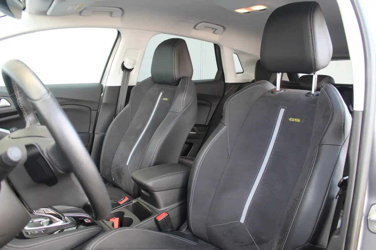 1.6 Turbo Plug-In Hybrid 4x4 GSe | Elek. Achterklep | Adaptive | 360 Cam | Stoel & Stuur Verw. | Keyless | LED | | Elek. Achterklep | Adaptive | 360 Cam | Stoel & Stuur Verw. | Keyless | LED