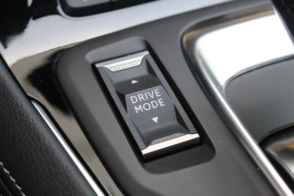1.6 Turbo Plug-In Hybrid 4x4 GSe | Elek. Achterklep | Adaptive | 360 Cam | Stoel & Stuur Verw. | Keyless | LED | | Elek. Achterklep | Adaptive | 360 Cam | Stoel & Stuur Verw. | Keyless | LED