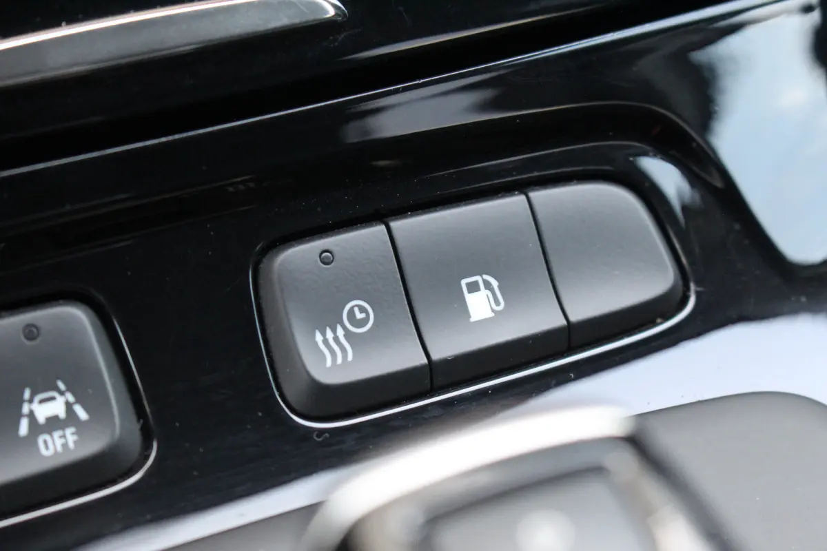 1.6 Turbo Plug-In Hybrid 4x4 GSe | Elek. Achterklep | Adaptive | 360 Cam | Stoel & Stuur Verw. | Keyless | LED | | Elek. Achterklep | Adaptive | 360 Cam | Stoel & Stuur Verw. | Keyless | LED