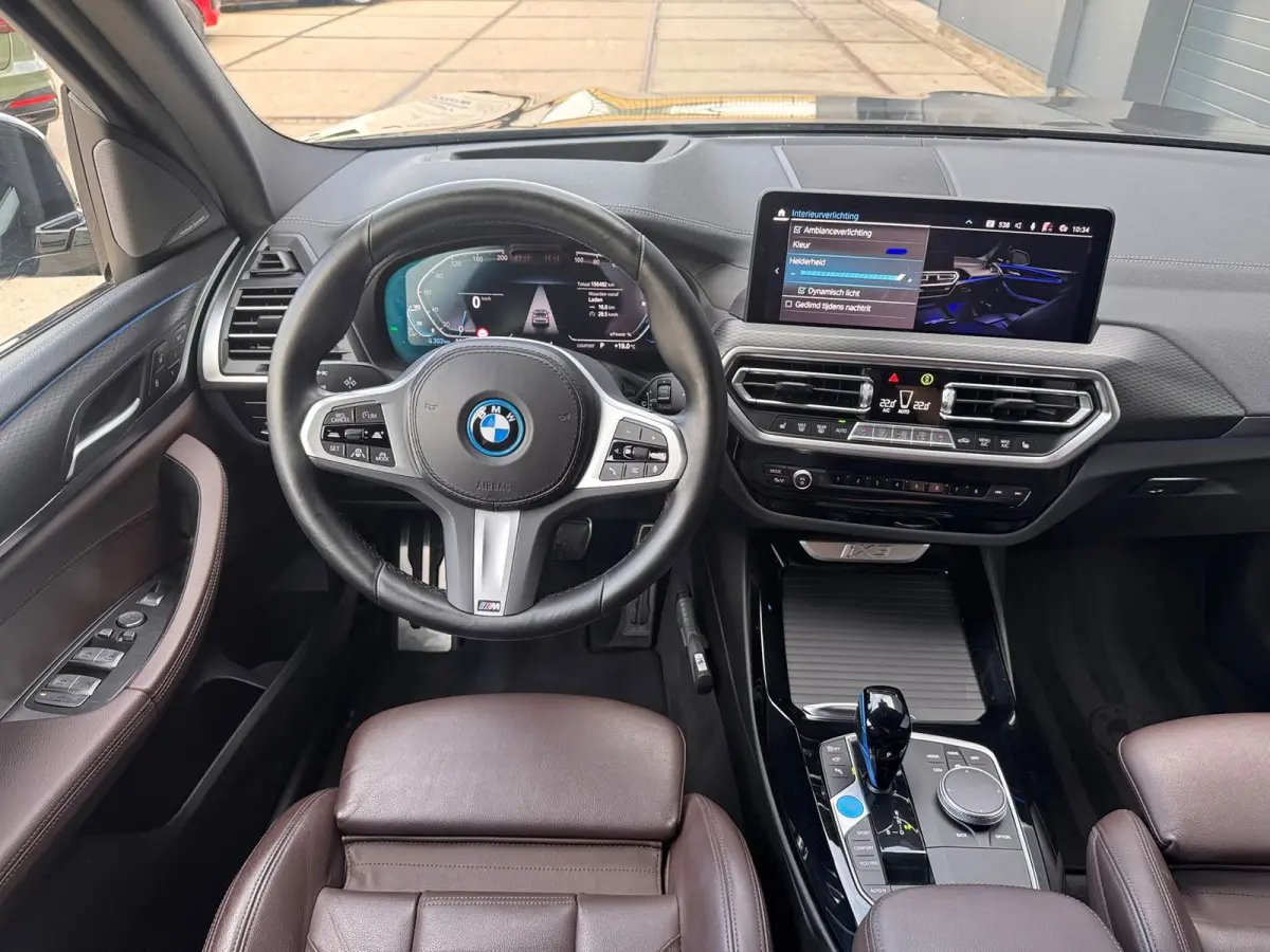 High Executive 80 kWh M-SPORT SOH 93,7% l PANO l TREKHAAK l HUD l H/K l 360 l SFEER l MEMORY l HUD l MATRIX