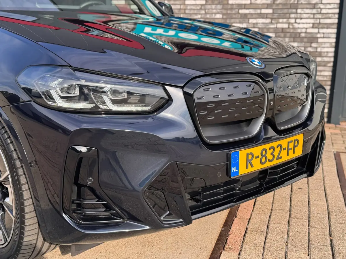 High Executive 80 kWh M-SPORT SOH 93,7% l PANO l TREKHAAK l HUD l H/K l 360 l SFEER l MEMORY l HUD l MATRIX