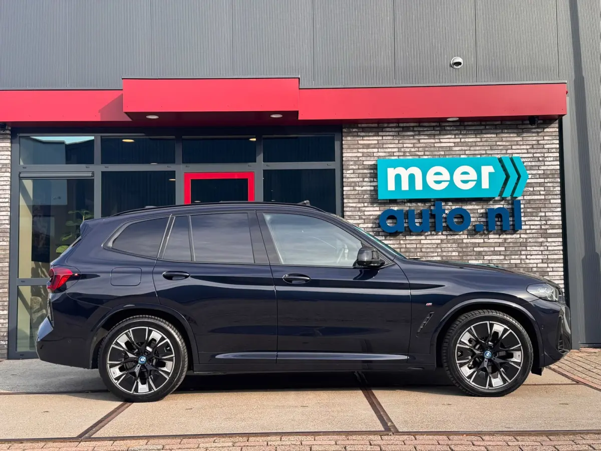 High Executive 80 kWh M-SPORT SOH 93,7% l PANO l TREKHAAK l HUD l H/K l 360 l SFEER l MEMORY l HUD l MATRIX