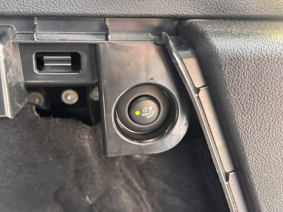 High Executive 80 kWh M-SPORT SOH 93,7% l PANO l TREKHAAK l HUD l H/K l 360 l SFEER l MEMORY l HUD l MATRIX